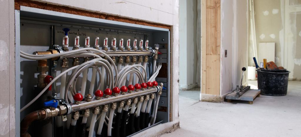 Raumflächenintegrierte Heiz- und Kühlsysteme