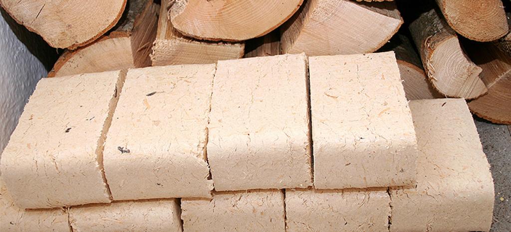 Holzbriketts für nichtindustrielle Anwendungen